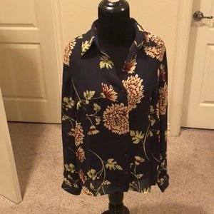 Cabi top navy back ground